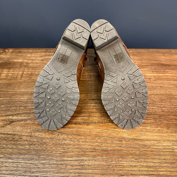 Taxi Mackenzie Bootie Brown Women’s 37/6.5 NEW - Picture 6 of 6